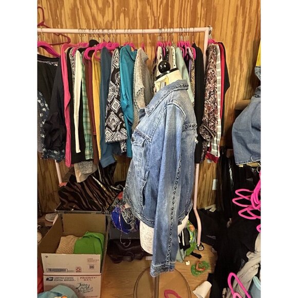 Blank NYC Medium Wash Denim Jacket Studden Jean Collared Sz M‎ Button Down - Picture 5 of 9